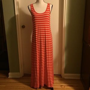 PRICE DROP! Old Navy Striped Maxi Dress 🍒